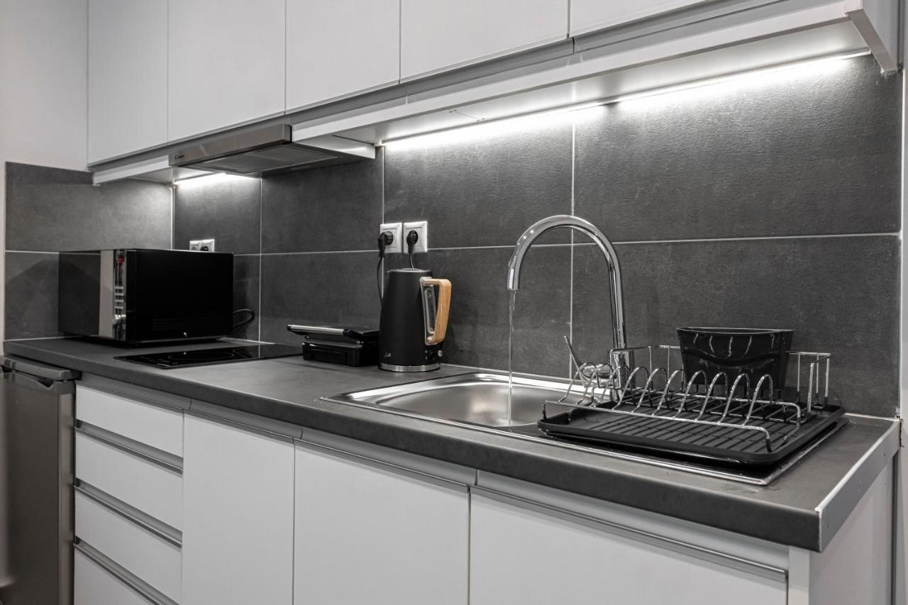 Phaedrus Living: City Center Luxury Flat Loukianou Atény Exteriér fotografie
